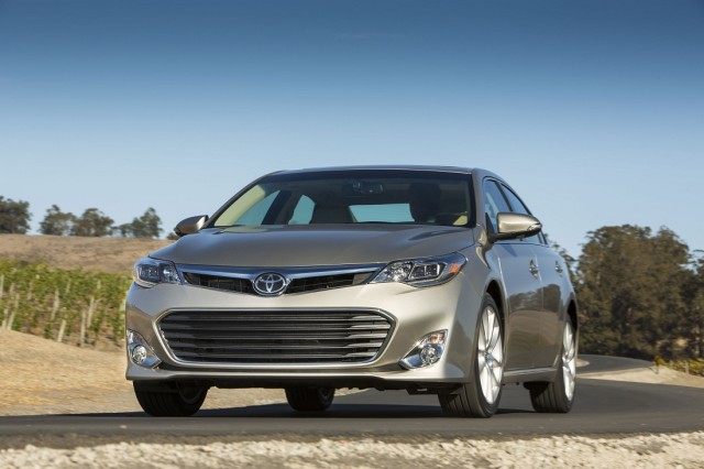 Toyota Avalon 2013-5.jpg